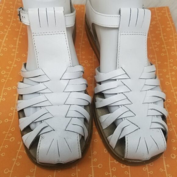 Faded Glory White Leather Look Strappy Sandal. - Picture 7 of 10